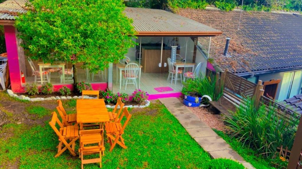 Acomodação com café da manhã  Pousada Cantinho Da Serra Gramado